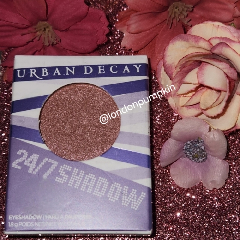 ⭐️ x3 HOST PICK ⭐️ BAD SEED 💗 Urban Decay Eyeshadow - Picture 1 of 4